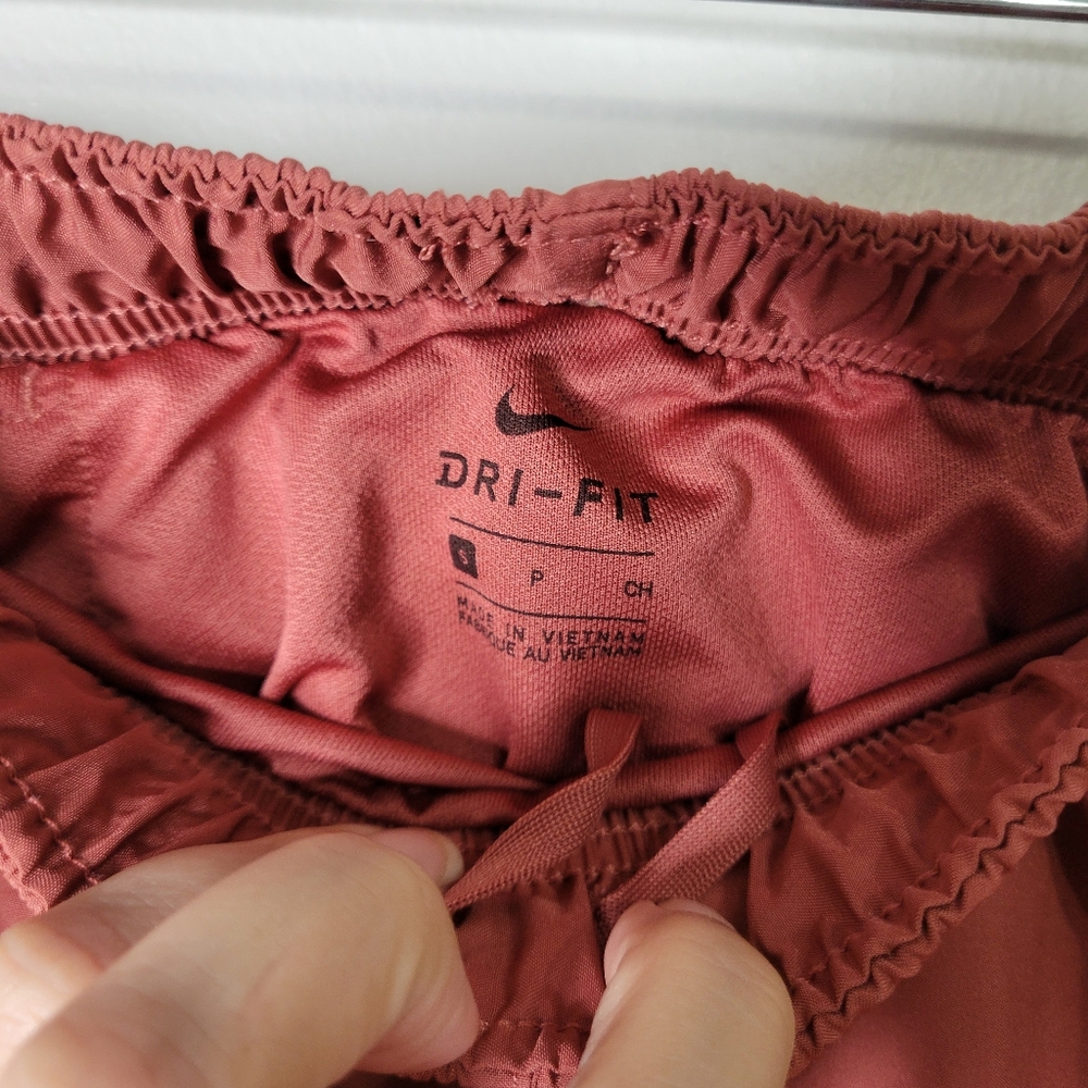 Nike Tempo Shorts View 2